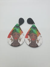 Load image into Gallery viewer, Round Wood lightweight Ethnic Painted Style African Earrings 39
