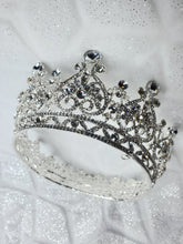 Load image into Gallery viewer, Full Tiara Crown For Women
